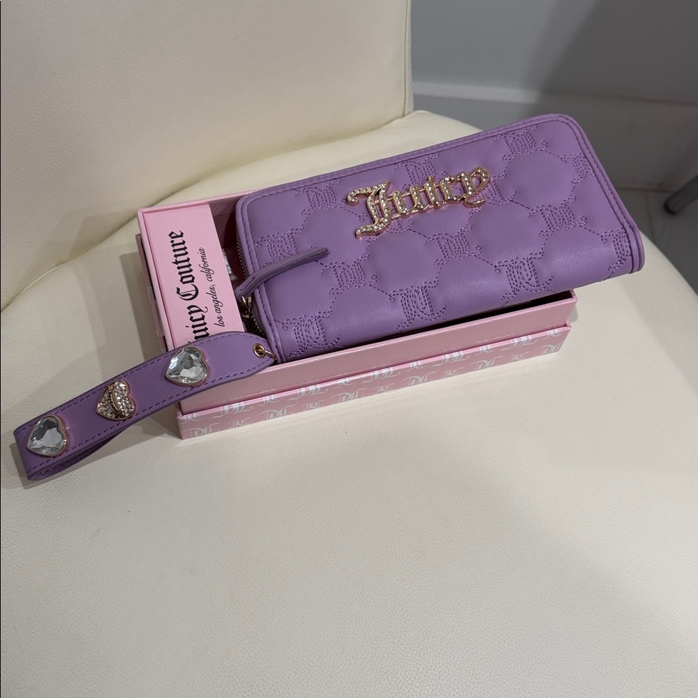 Juicy Couture Lavender & Gold Gothic Quilt Starstruck Ziparound Wristlet Wallet